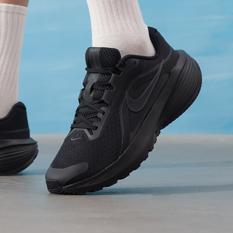 รองเท้าผู้ชาย Nike รุ่นดั้งเดิ - Lightweight Road Running Shoes บทวิจารณ์และราคา