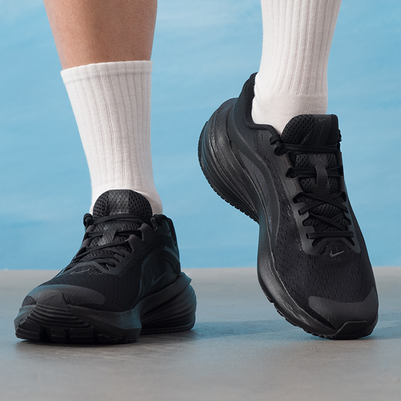 รองเท้าผู้ชาย Nike รุ่นดั้งเดิ - Lightweight Road Running Shoes บทวิจารณ์และราคา