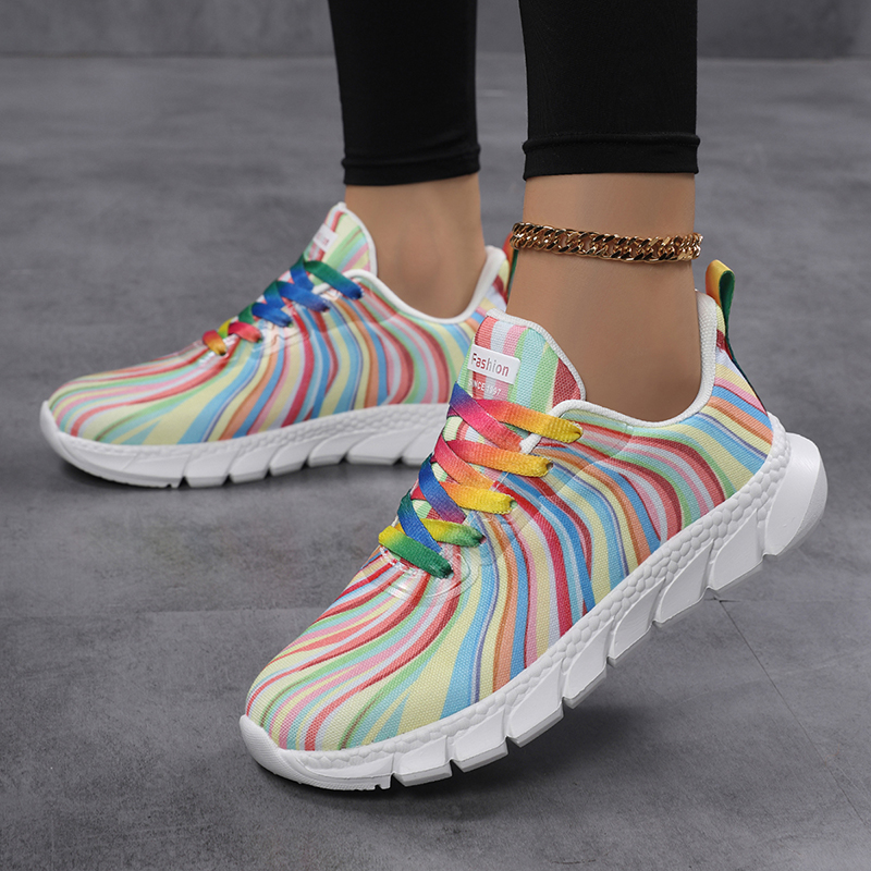รองเท้าผ้าใบผู้หญิงลายทางสีรุ้ - Knit Fabric Lace Up Sneakers บทวิจารณ์และราคา